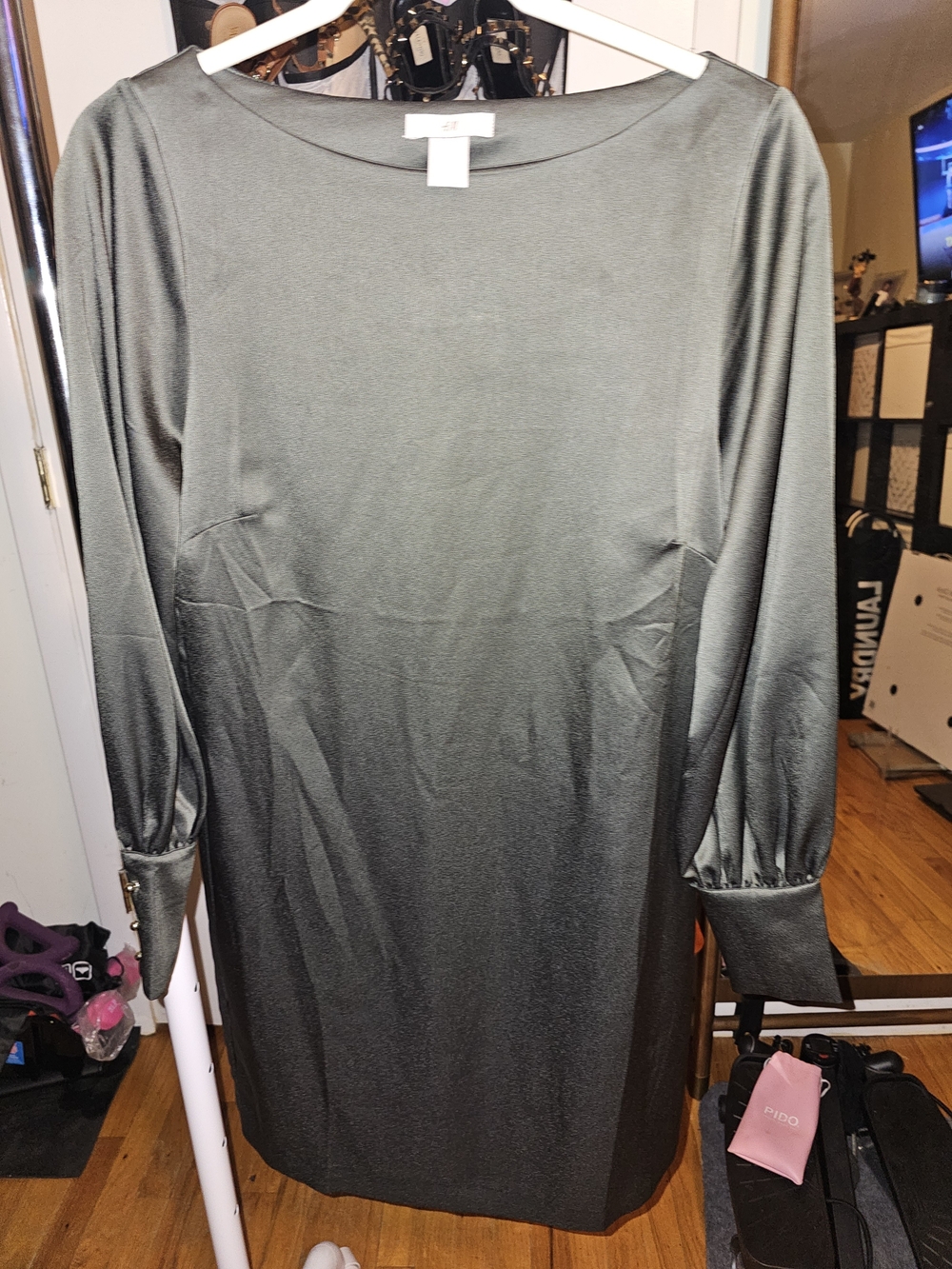 H&M Olive Green Long Sleeve Shift Dress